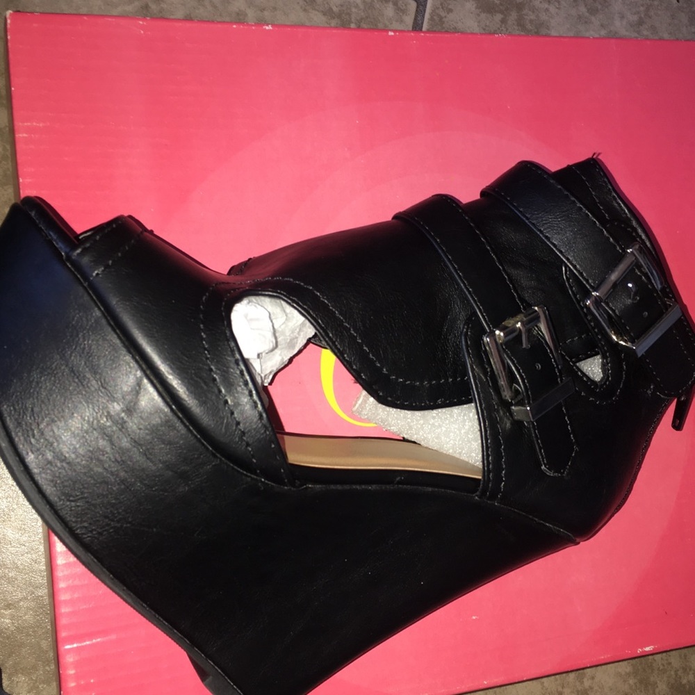 Black leather boots/heels
